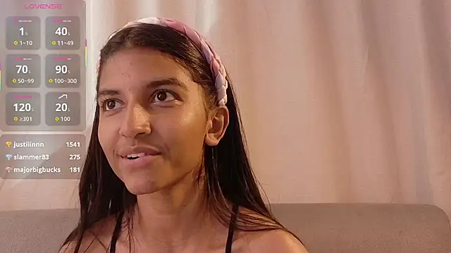 yuliethpetite (F teen) - put heels and walk