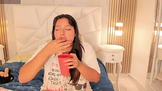  lizzietracy chat room