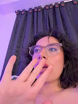 Webcam Model (Katheerine)  is live.Free join now!