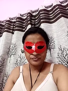 Webcam Model (Gullapi)  is live.Free join now!