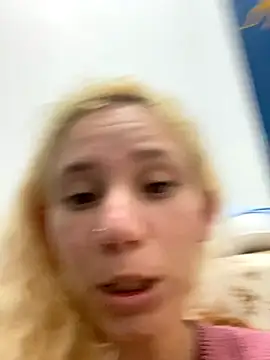 Bruxinha551 Live Webcam on Stripchat