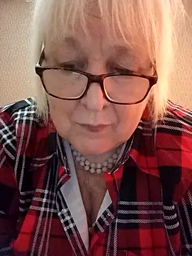 Webcam Model (Alexia64231)  is live.Free join now!