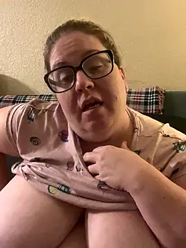 Webcam Model (sexymommy1988)  is live.Free join now!