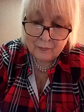 Webcam Model (Alexia64231)  is live.Free join now!