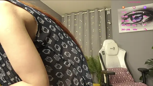 megany (F young) - play with dildo  ;)