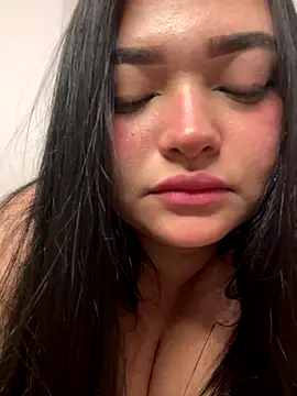 Webcam Model (Mericute_)  is live.Free join now!