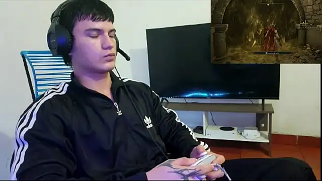 erickwalton (M twink) - jerk it off whith oil