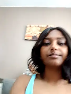 Webcam Model (littlemissdevil69)  is live.Free join now!