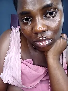 Webcam Model (TheSpiceyQueen)  is live.Free join now!