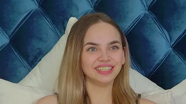 AnitaVenture webcam stripchat model stream image