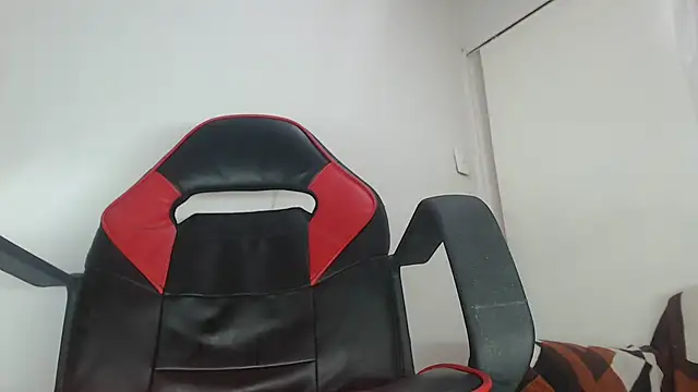 Alice_pussyhairy webcam stripchat model stream image