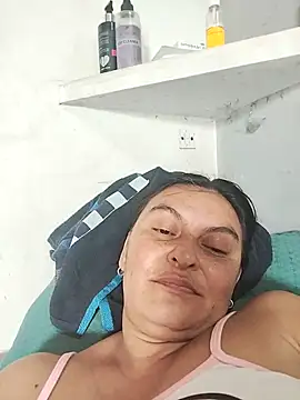 Horny-Mommy-Dirty webcam