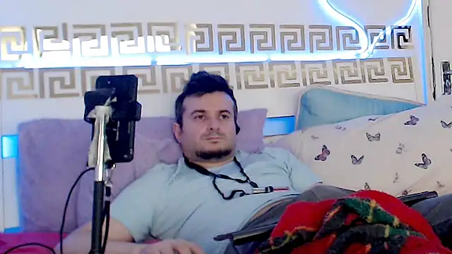 erotictoyboy69 webcam