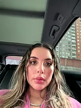 Alirawrz Live Webcam on Stripchat