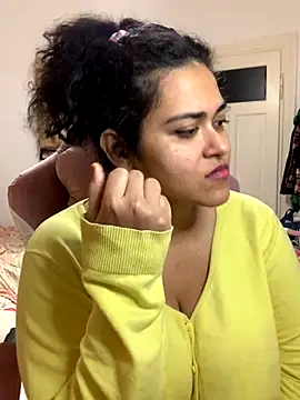 Webcam Model (Curvydesifromgermany)  is live.Free join now!