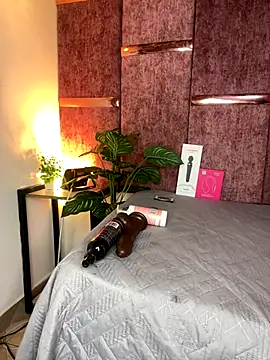 Webcam Model (maddy1y_)  is live.Free join now!