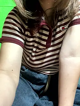 Webcam Model (Sue_zee)  is live.Free join now!