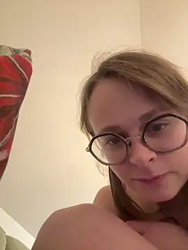  YoungNoraa chat room