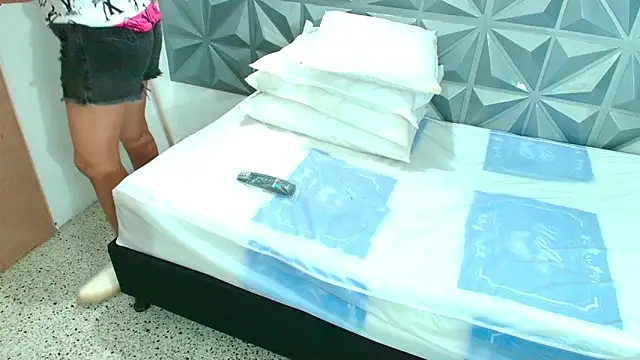 Gretta_Milf1 live cam screenshot female on Token.Show — Token Tipping & Live Cams