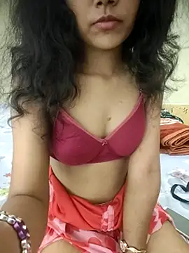 Webcam Model (Snaya-baby)  is live.Free join now!