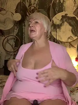 Webcam Model (Laura_Millf)  is live.Free join now!