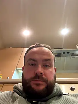 daddy-strokes (Ask my age) - Sneaky wank..quick B 4 my wife is home