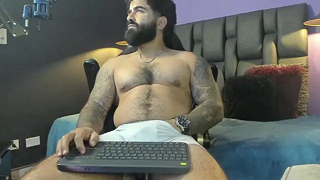 Lyon_vach Live Webcam on Stripchat