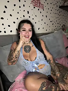 Webcam Model (tempzzz12)  is live.Free join now!