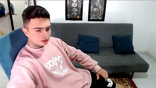 santii_ss live cam screenshot male on Token.Show — Token Tipping & Live Cams