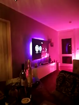 artanis20 (Ask my age) - dick out...put cockring on....