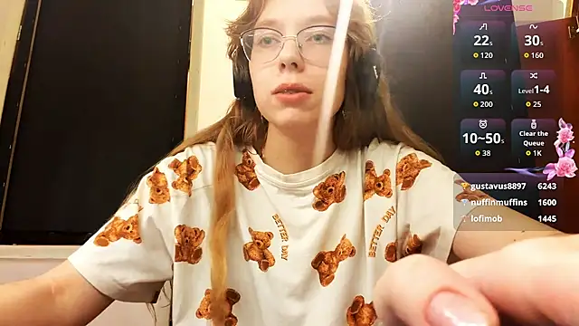 online chat JuneCooper