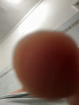 lecatore80 (Ask my age) - Squirt in the bathtub naked