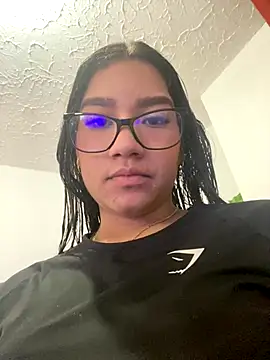 Katy_18 live cam screenshot malefemale from Colombia on TokenKeno — Tip, Play & Watch Live Cams