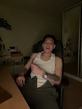 latava Live Webcam on Stripchat