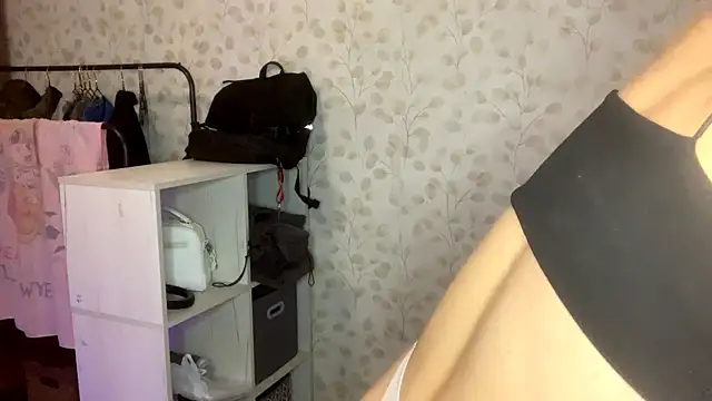 BunnyTiedeman's Stripchat show and profile