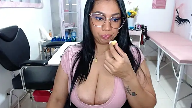 titsbiglovers