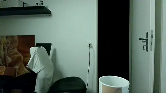 alpha-hunk Live Webcam on Stripchat