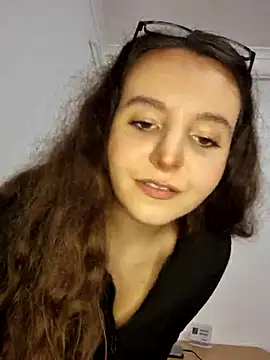 Webcam Model (LineaDemie)  is live.Free join now!