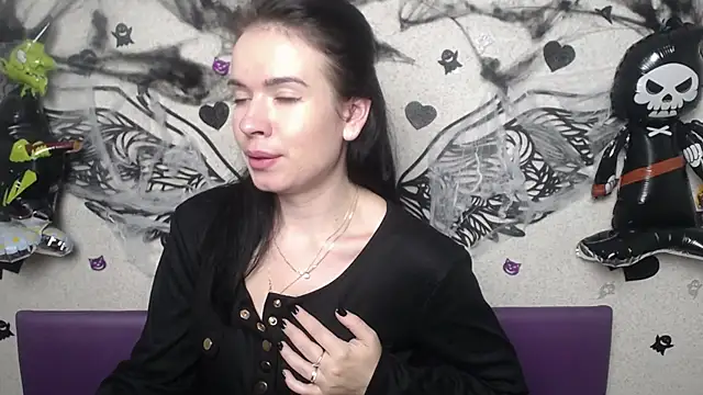 JasmineKouch's Stripchat show and profile