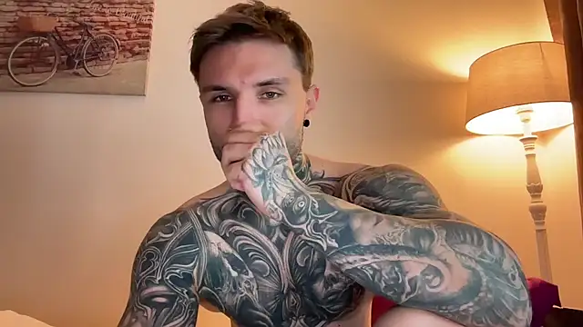 larsskeet (M young) - after fire some  candy come