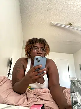 LillShayy's Stripchat show and profile