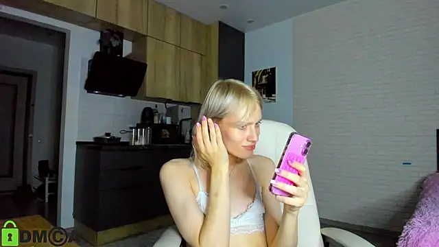 _Alice_Kitty Live Webcam on Stripchat