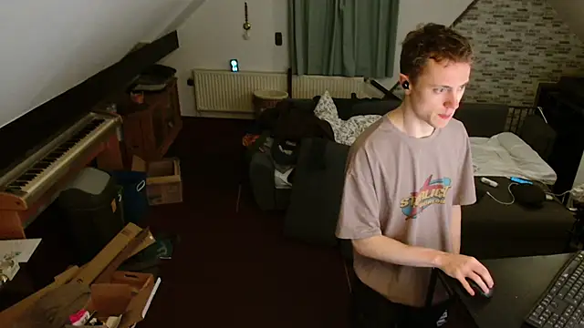 tomtimon11 (Ask my age) - Next Milestone