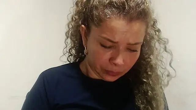 dalilasquirt1 webcam stripchat model stream image