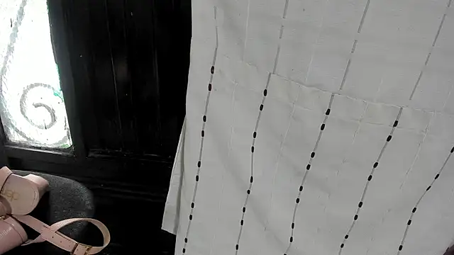  angela_nix chat room