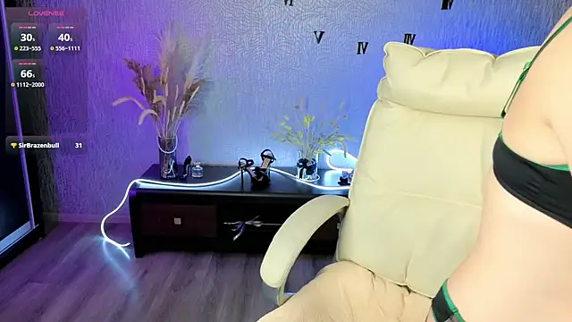 NikkiiStill webcam stripchat model stream image