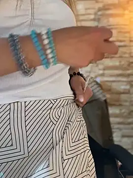  _Abril-Office1 chat room