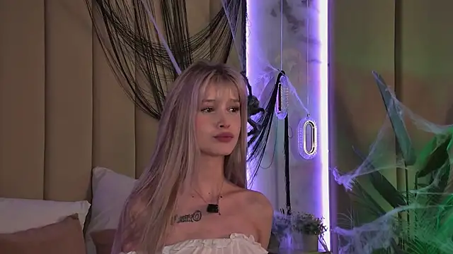  BellaSecrett chat room