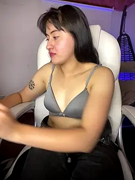 Webcam Model (Camila_pinkk)  is live.Free join now!