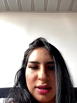  Hilary_pinkk chat room